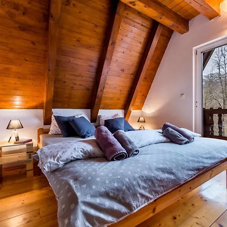 Riverside Chalet *