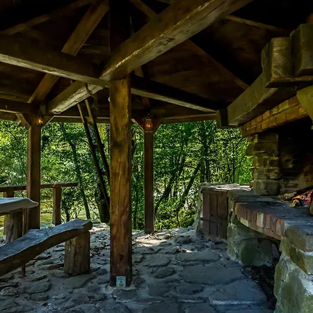 Chalet Riverside