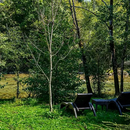 Riverside Chalet *