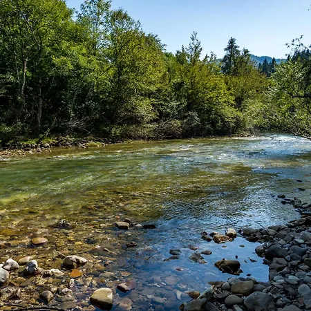 Riverside Alpesi faház *