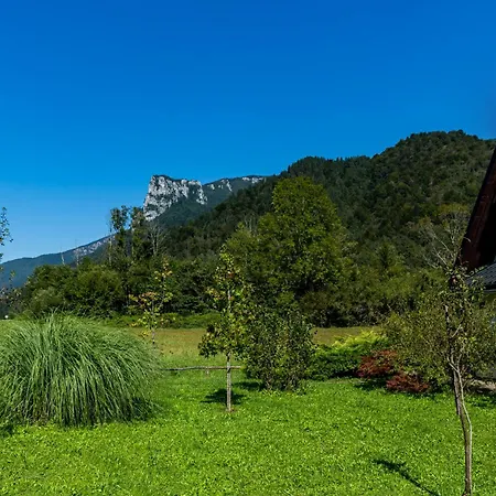 Riverside Chalet *