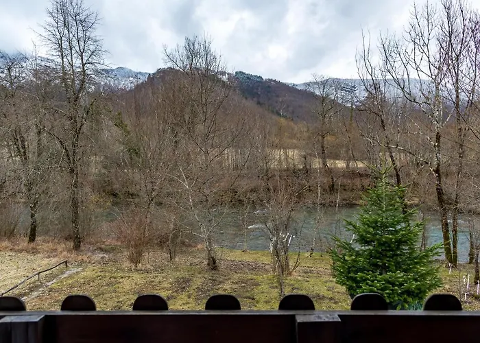 Riverside * 代尔尼采